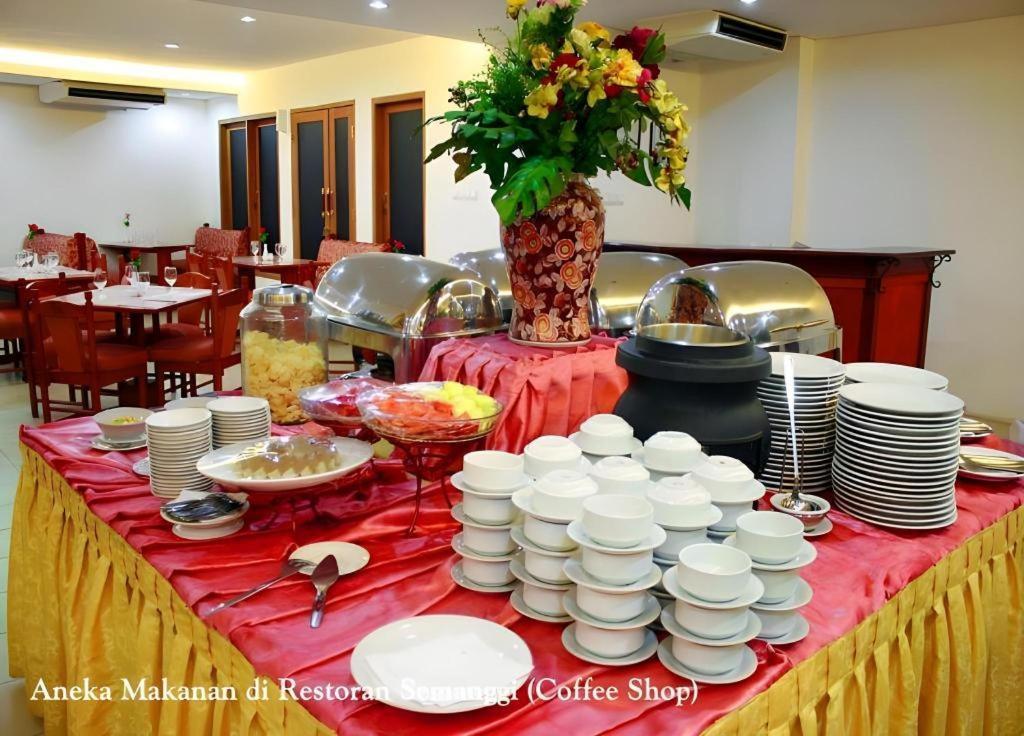 Sofyan Hotel Cut Meutia Jakarta Exterior foto